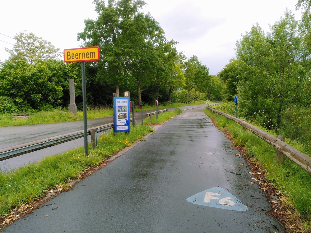 Finally, signage of the F6!
